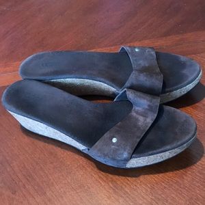 Ugg brown leather wedge sandals shoes size 8